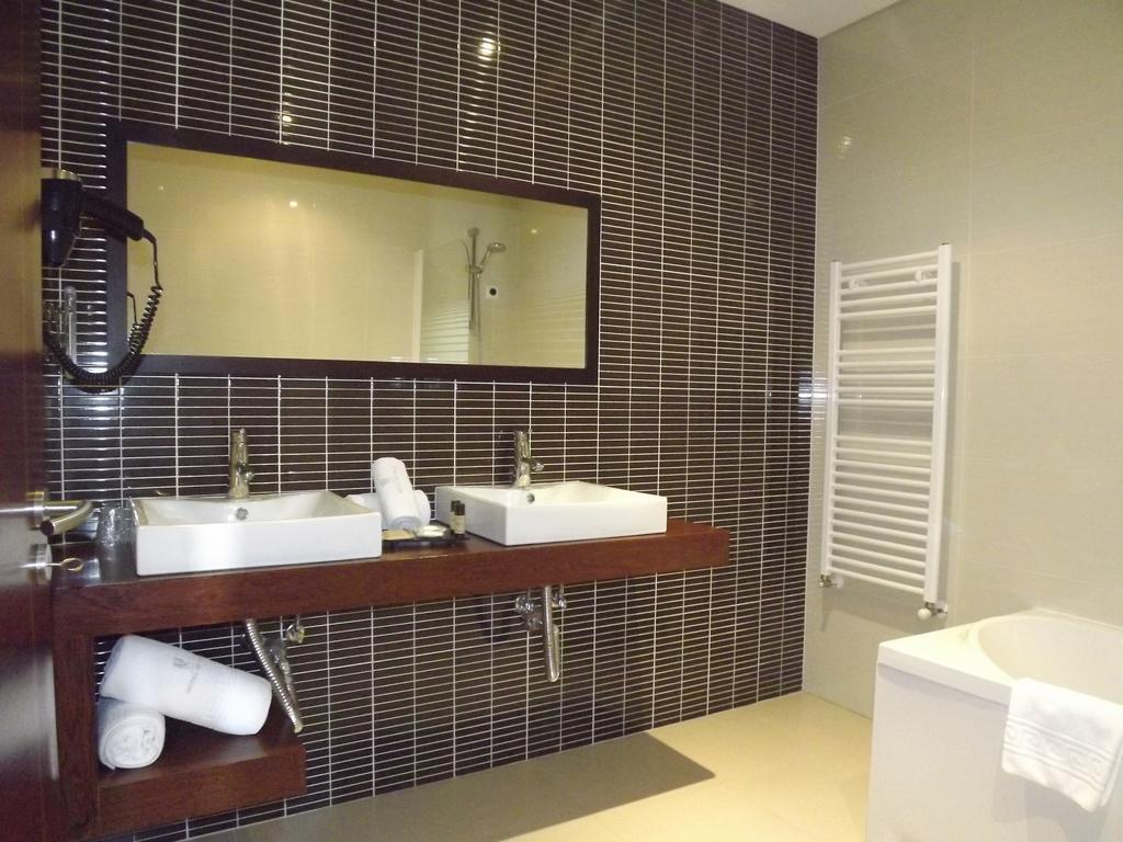 Hotel Do Vale Aguiar da Beira Εξωτερικό φωτογραφία