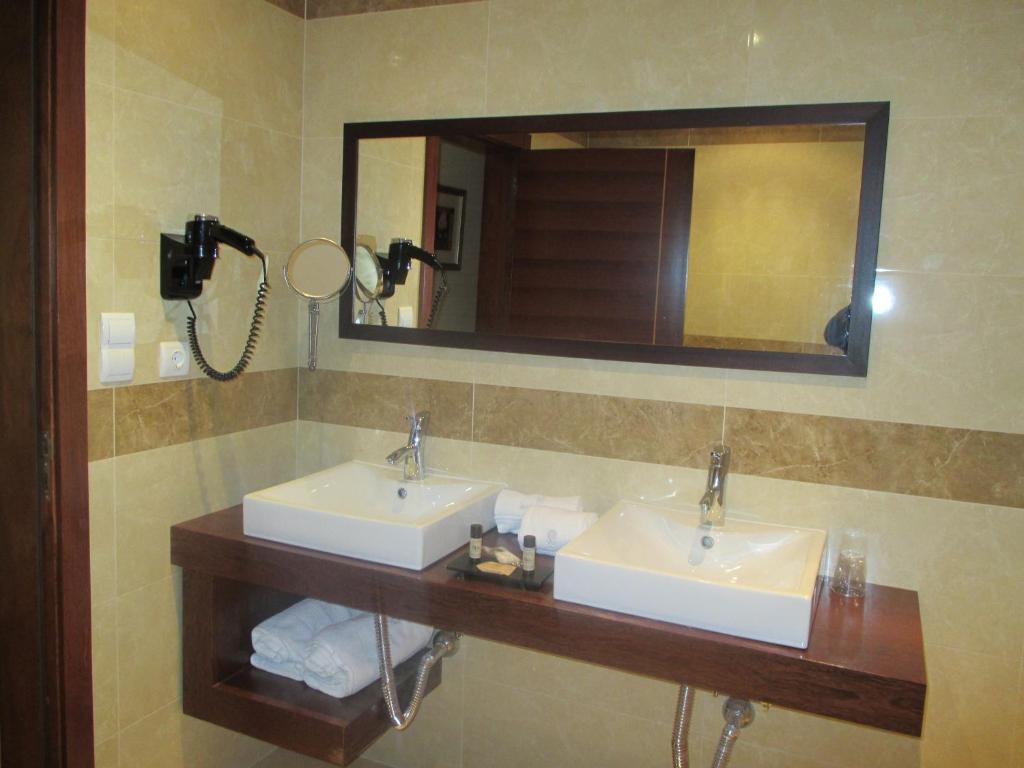 Hotel Do Vale Aguiar da Beira Δωμάτιο φωτογραφία